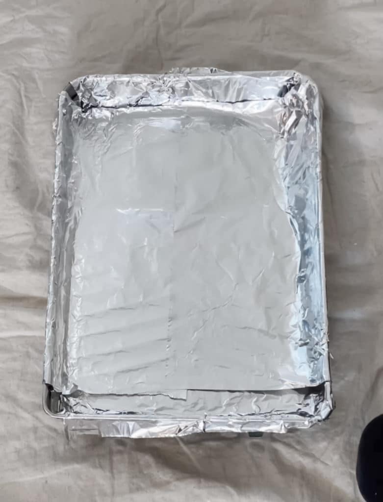 Painting tray w/ aluminum foil